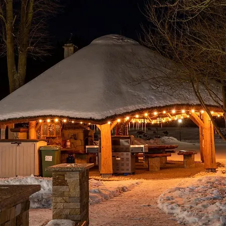 Spisz Dom 12 Osob, Podgrzewany Basen, Sauna, Jacuzzi- Velo Czorsztyn, בית הארחה נידז'יקה זאמק